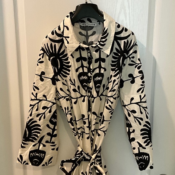 Zara Black and White Long Sleeve Dress - Picture 3 of 9